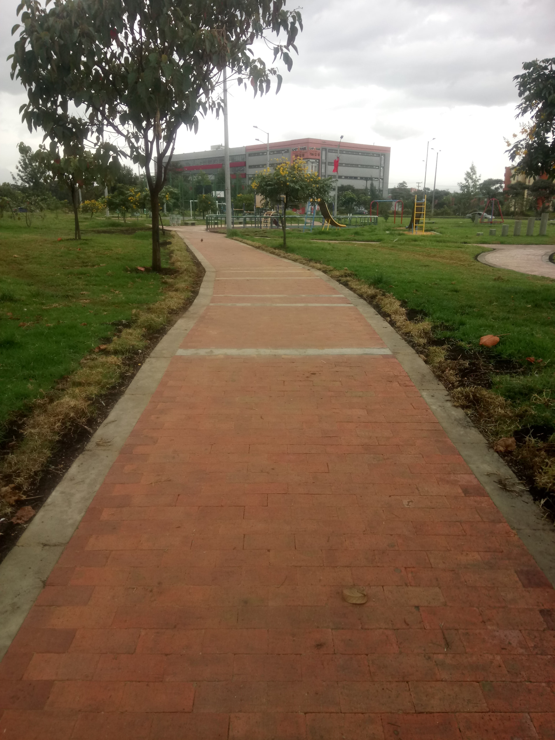 Senedero peatonal